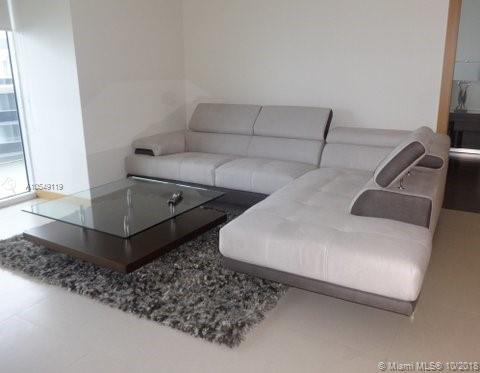 See details 4404 3 / 3 1675 sq. ft. $ 2019-12-30 0 Photo