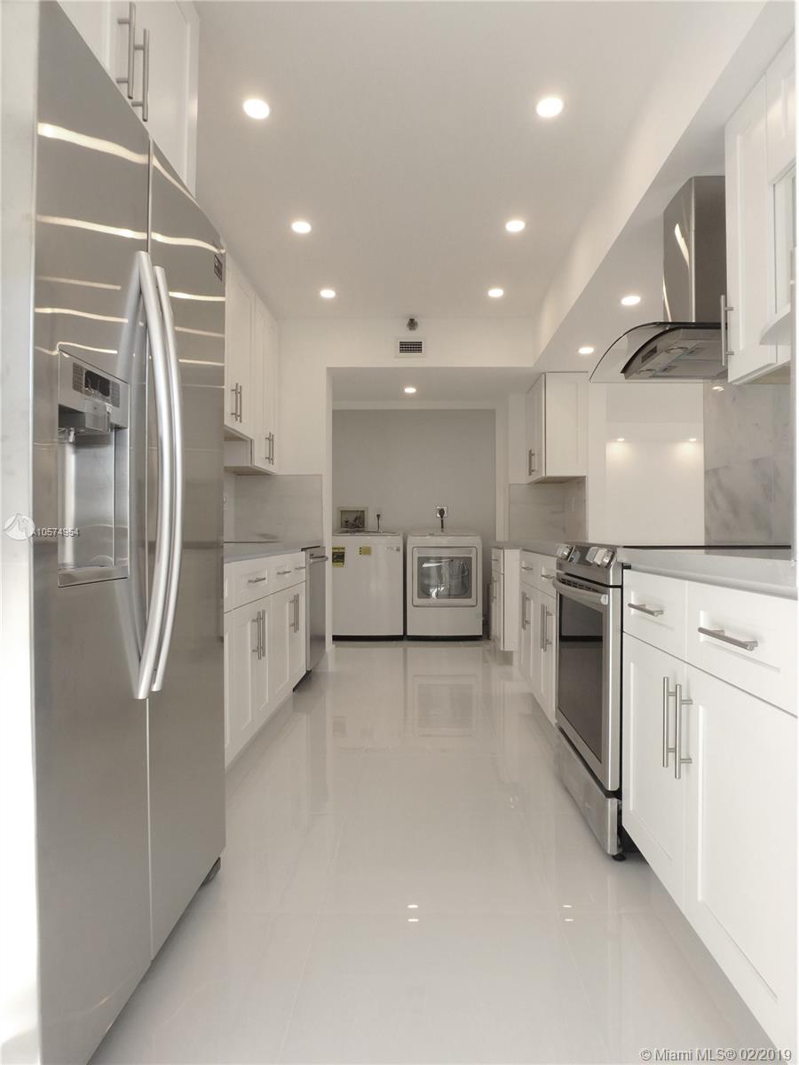 Photo of 19355 Turnberry Way #3E, Aventura, Florida, 33180 - Kitchen
