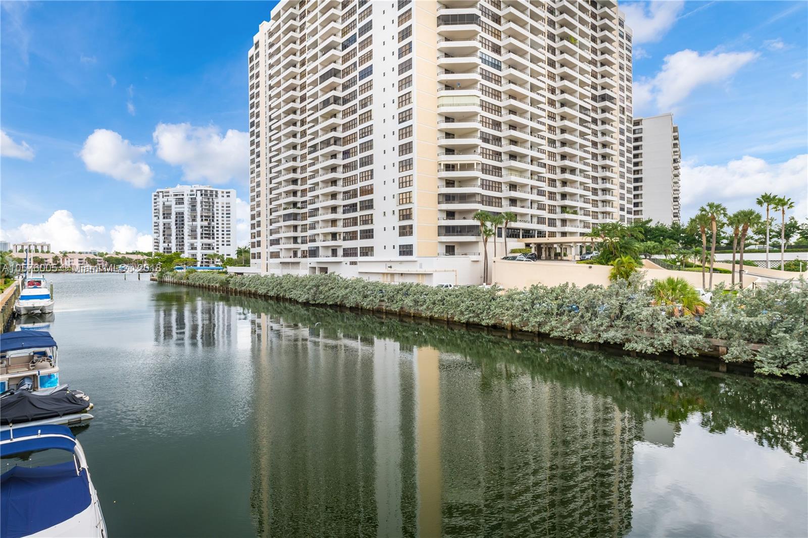 Building looks onto a Beautiful Intracoastal Marina