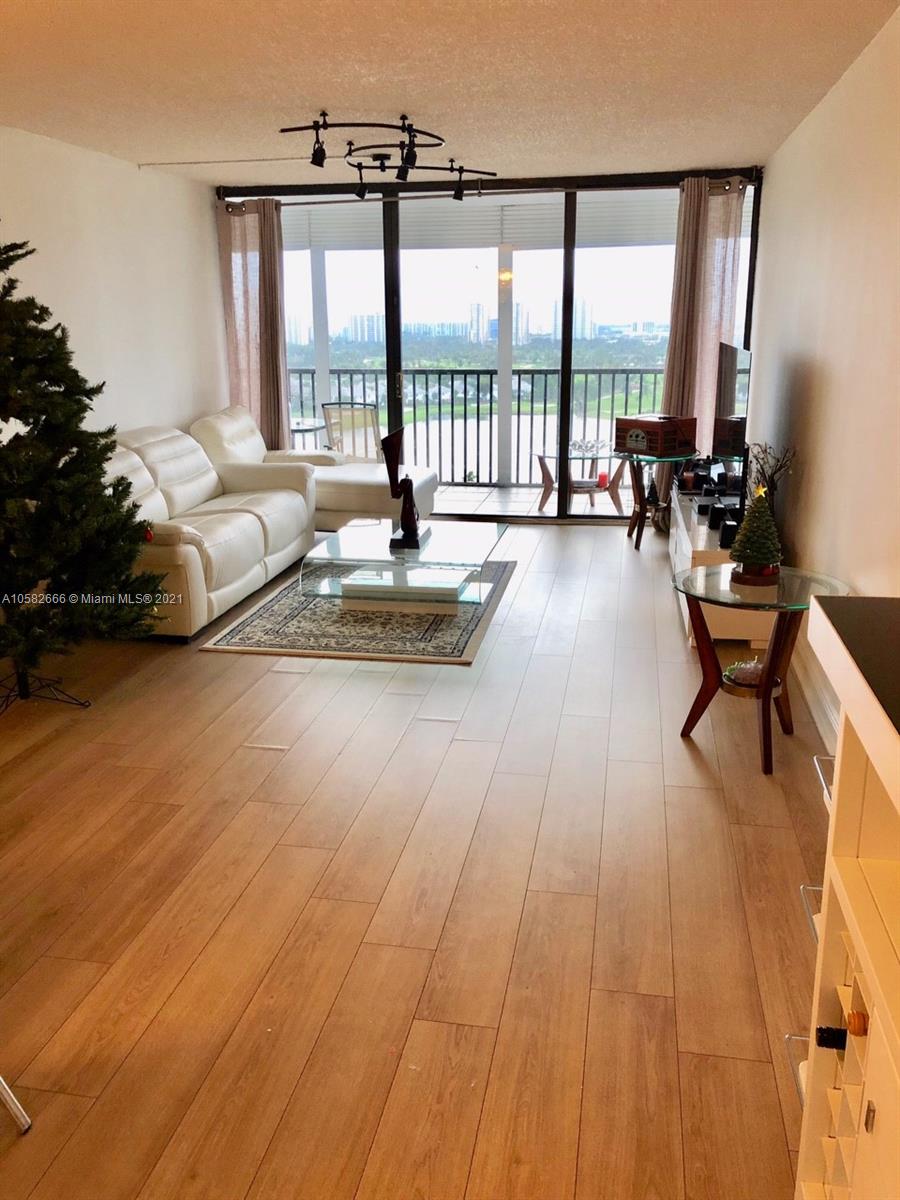 Photo of 3731 Country Club Dr #1824, Aventura, Florida, 33180 - 18 th FLOOR HALLWAY