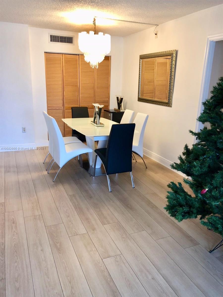 Photo of 3731 Country Club Dr #1824, Aventura, Florida, 33180 - LIVING ROOM