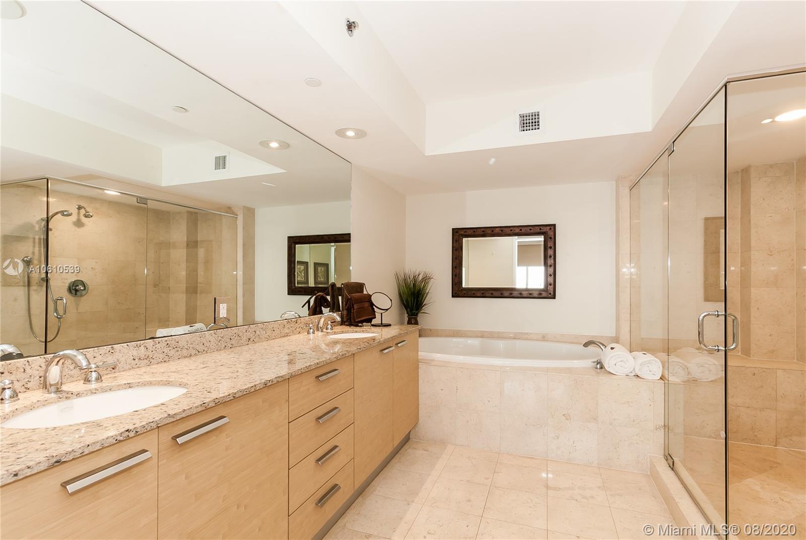 Ver detalles 3204 3 / 3 1675 sq. ft. $ 2019-01-31 0 foto