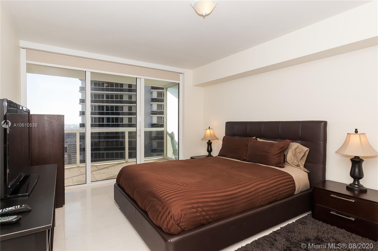 Ver detalles 3204 3 / 3 1675 sq. ft. $ 2019-01-31 0 foto