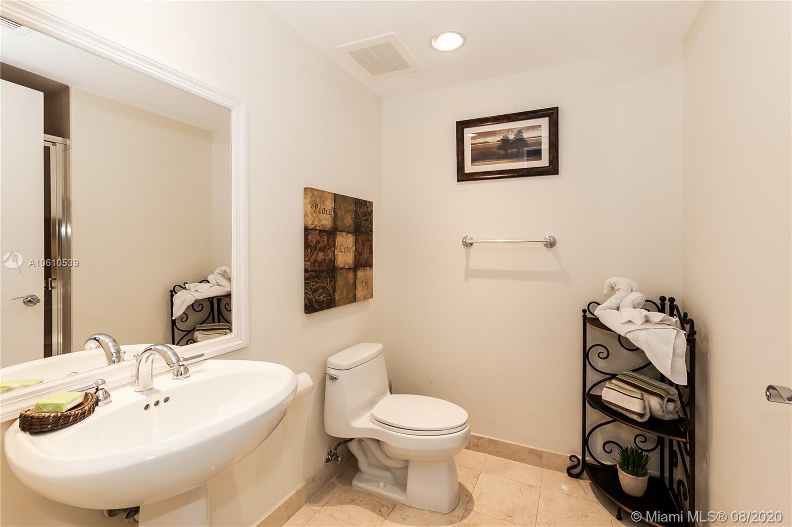 Ver detalles 3204 3 / 3 1675 sq. ft. $ 2019-01-31 0 foto