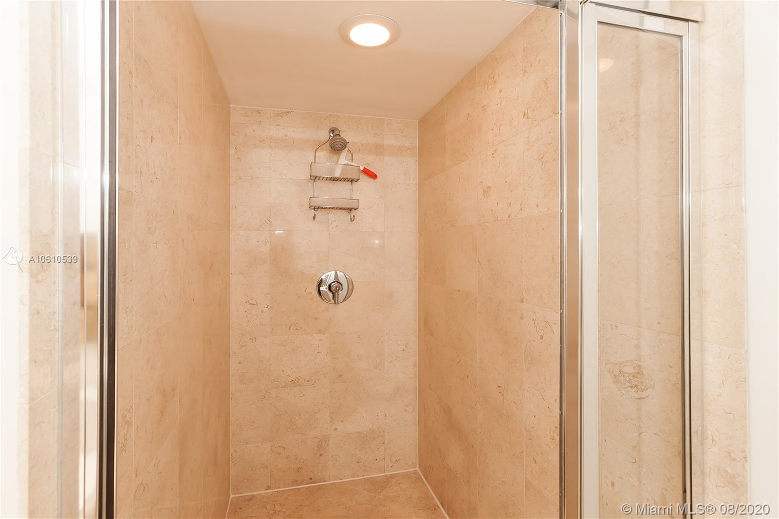 Ver detalles 3204 3 / 3 1675 sq. ft. $ 2019-01-31 0 foto