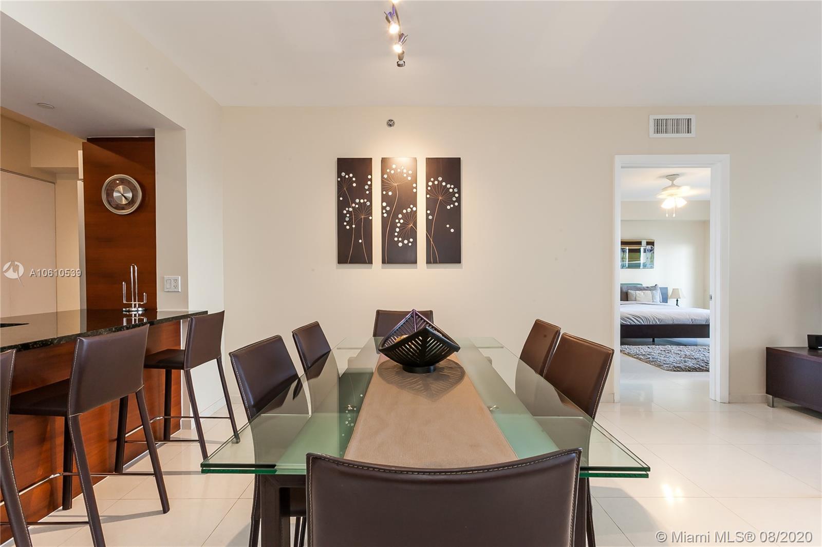Ver detalles 3204 3 / 3 1675 sq. ft. $ 2019-01-31 0 foto