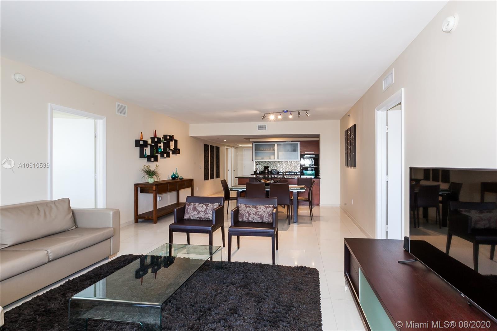 Ver detalles 3204 3 / 3 1675 sq. ft. $ 2019-01-31 0 foto