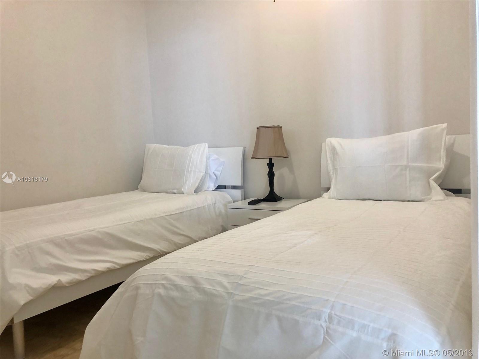 See details 3202 3 / 3 2065 sq. ft. $ 2020-10-05 0 Photo