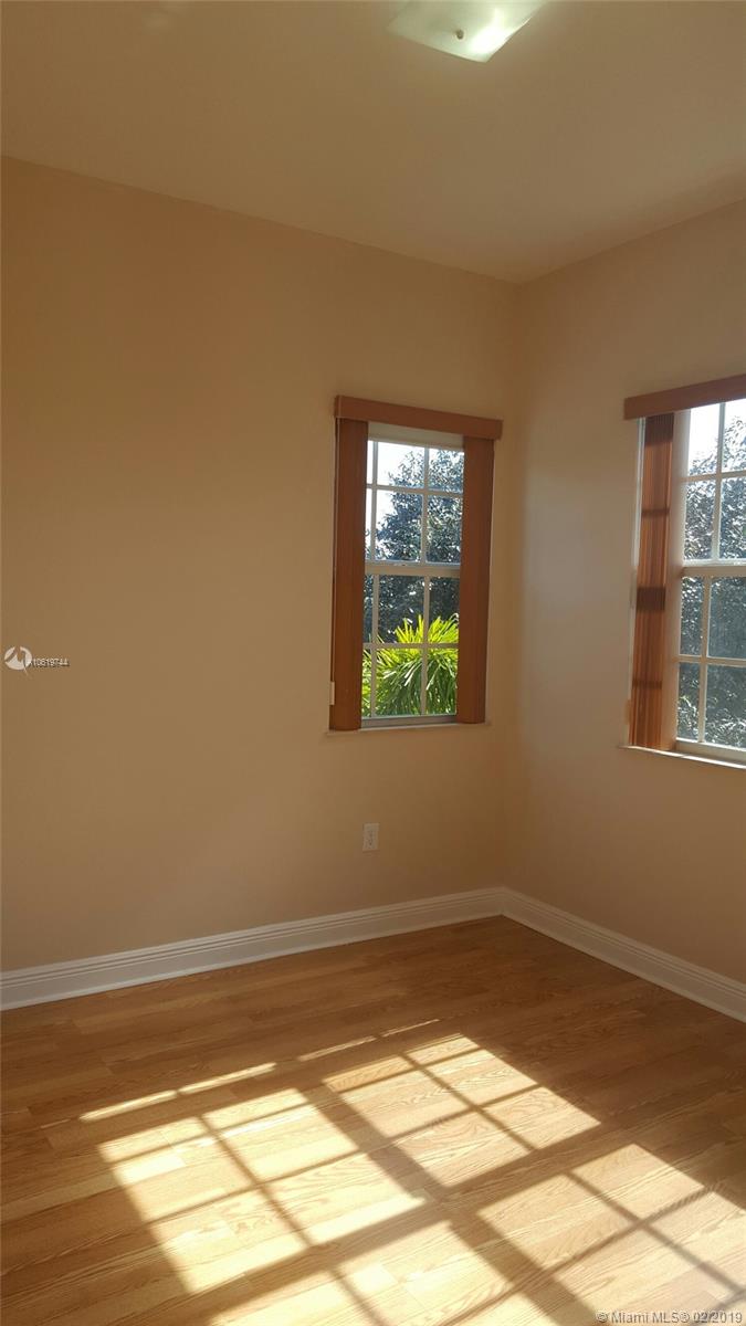 See details / 14832 sq. ft. $ 2019-02-15 0 Photo