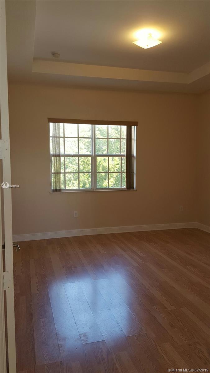 See details / 14832 sq. ft. $ 2019-02-15 0 Photo
