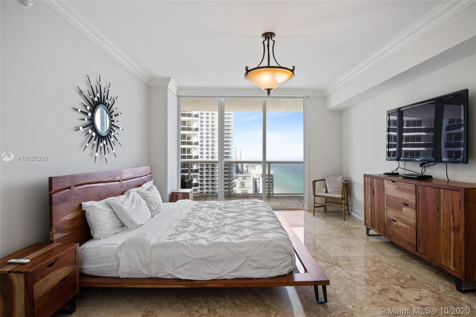 See details 3310 2 / 2 1337 sq. ft. $ 2020-09-25 0 Photo