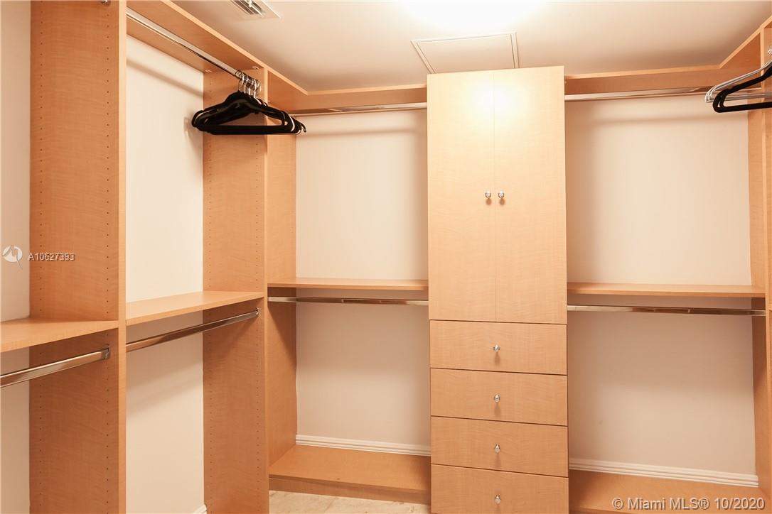 See details 3310 2 / 2 1337 sq. ft. $ 2020-09-25 0 Photo