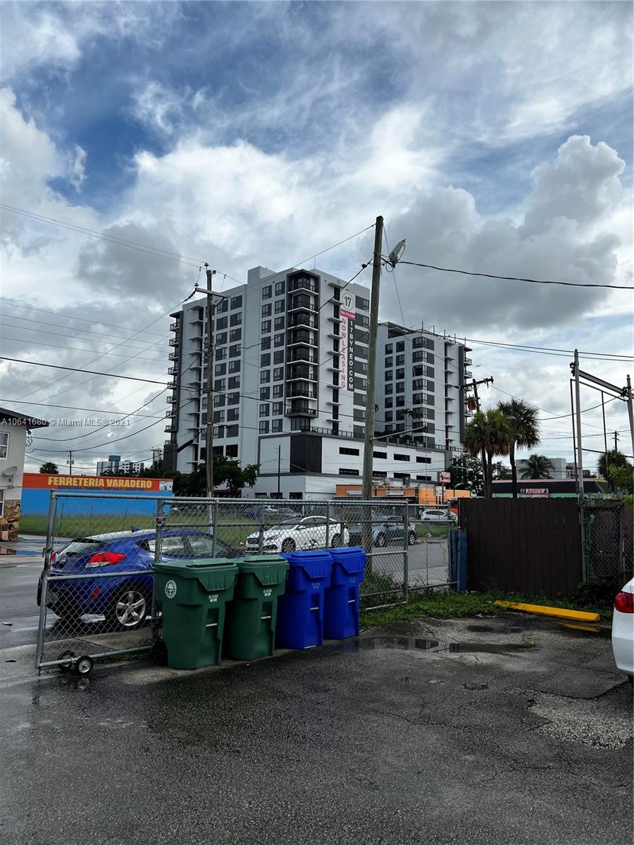 See details / 4647 sq. ft. $ 2020-06-16 0 Photo