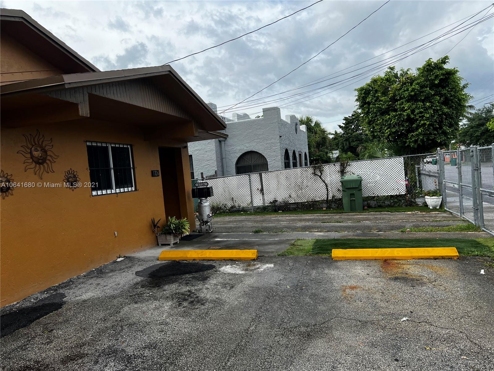 See details / 4647 sq. ft. $ 2020-06-16 0 Photo