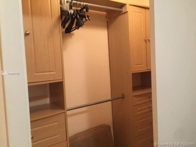 Ver detalles 2405 1 / 1 811 sq. ft. $ 2021-04-19 0 foto