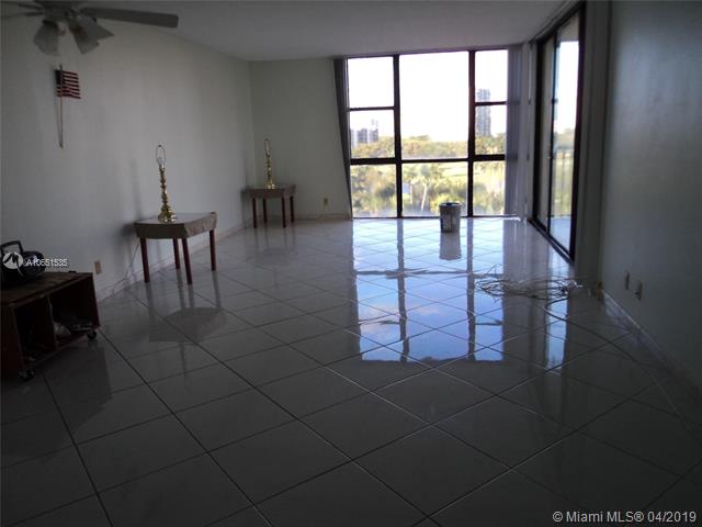 Large Living Room 28  feet long  &amp; ALL ROOMS HAVE TILES