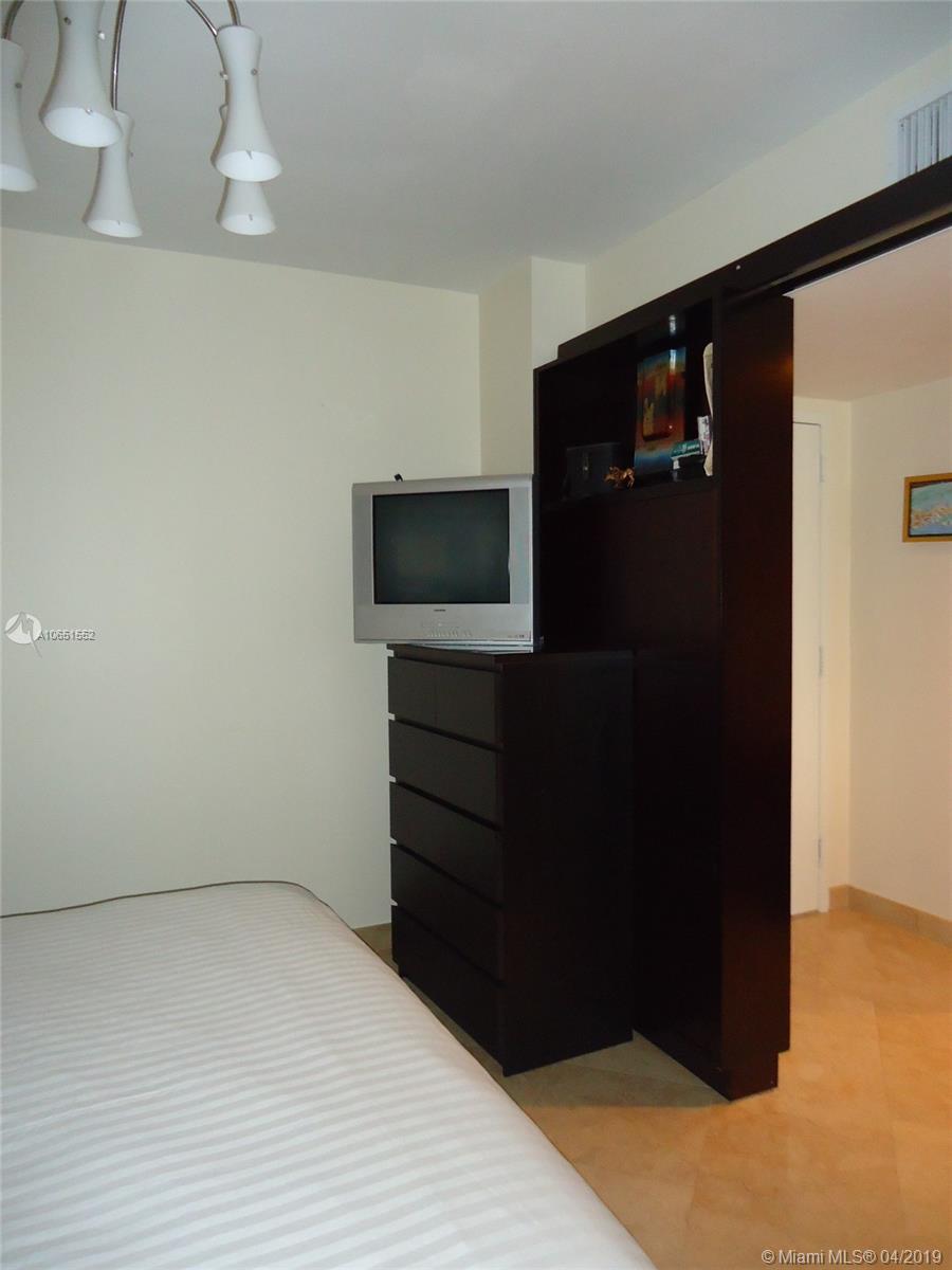 See details 1505 1 / 1 811 sq. ft. $ 2019-04-05 0 Photo