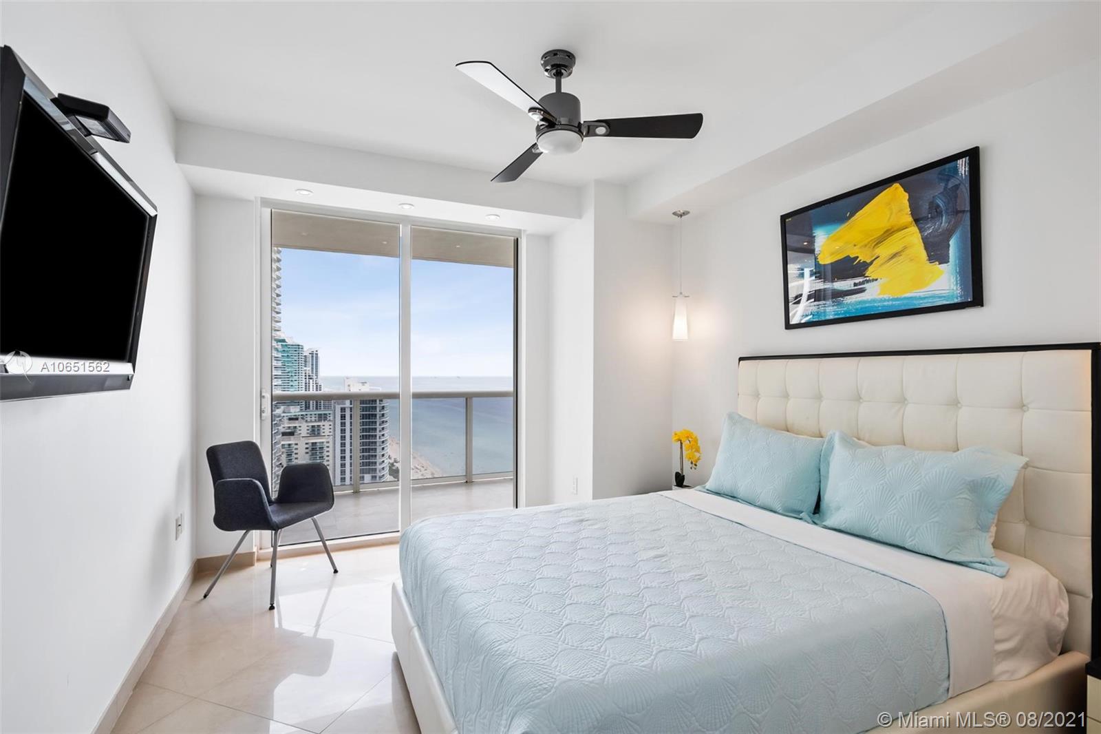 See details 3011 3 / 2 1554 sq. ft. $ 2020-09-25 0 Photo