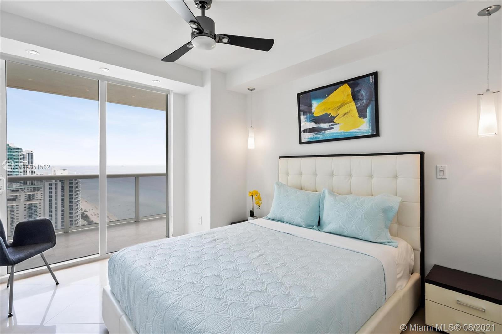 See details 3011 3 / 2 1554 sq. ft. $ 2020-09-25 0 Photo