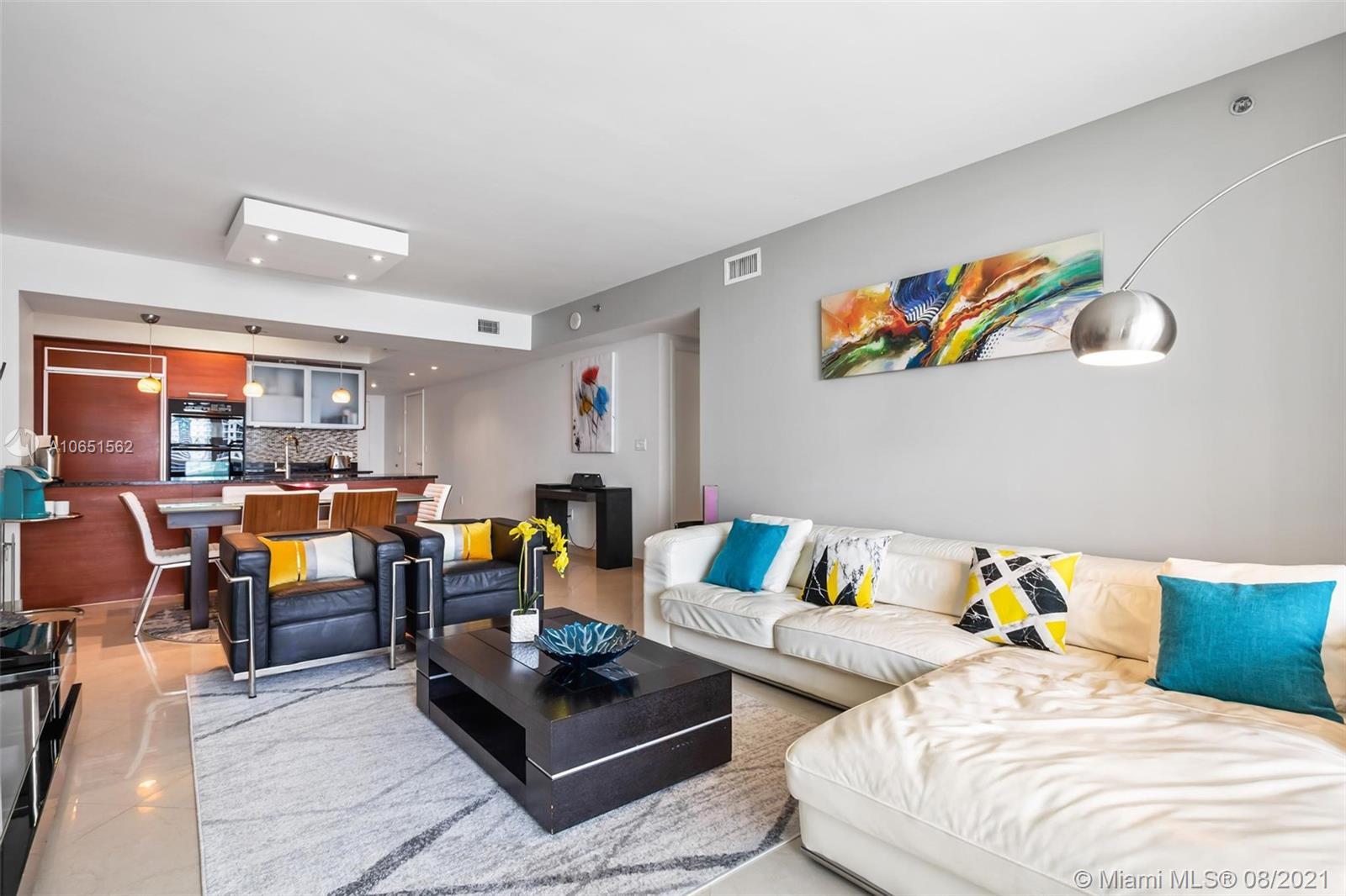 See details 3011 3 / 2 1554 sq. ft. $ 2020-09-25 0 Photo