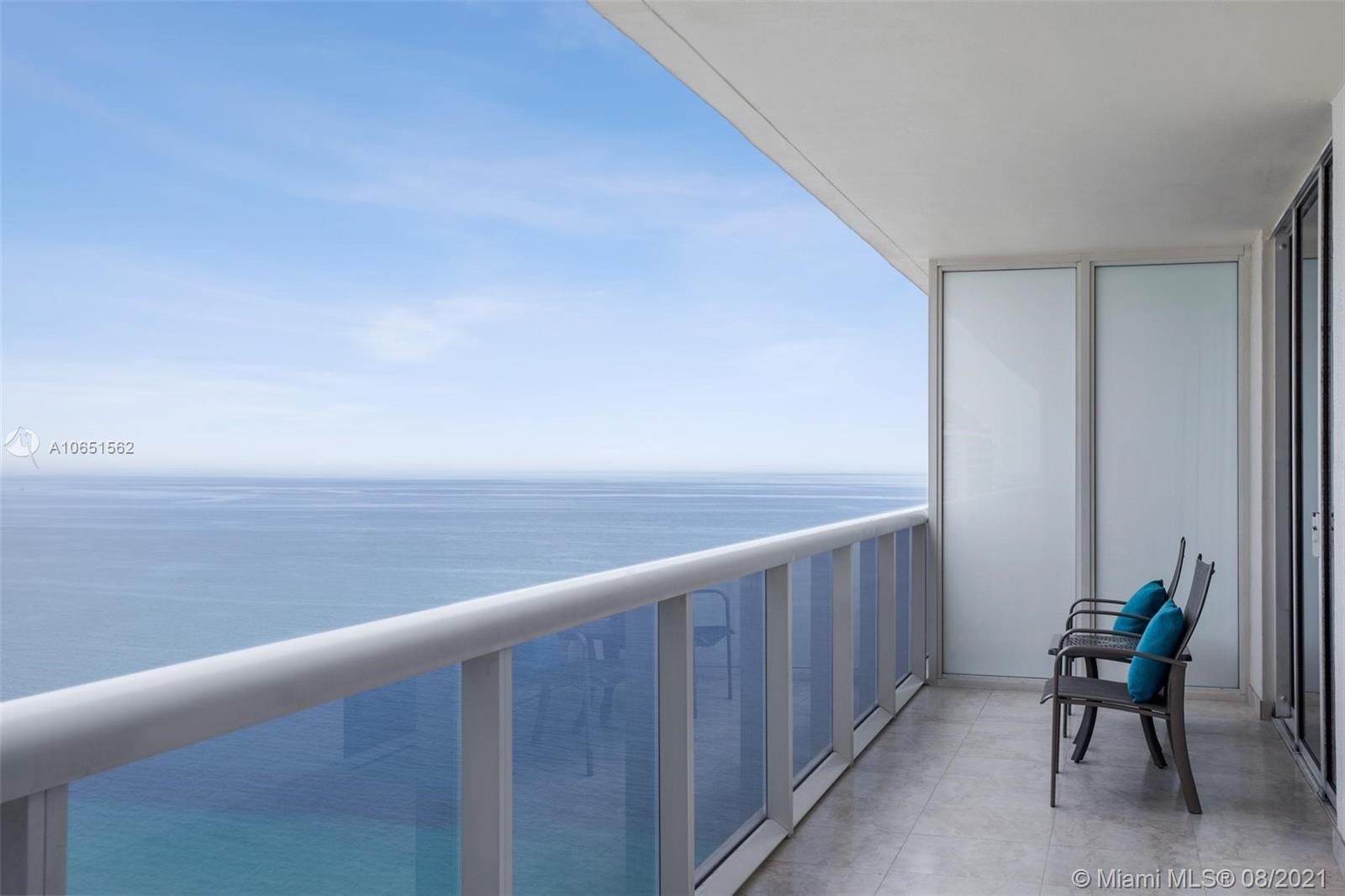 See details 3011 3 / 2 1554 sq. ft. $ 2020-09-25 0 Photo