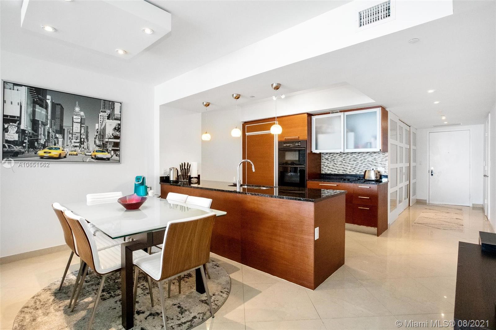 See details 3011 3 / 2 1554 sq. ft. $ 2020-09-25 0 Photo