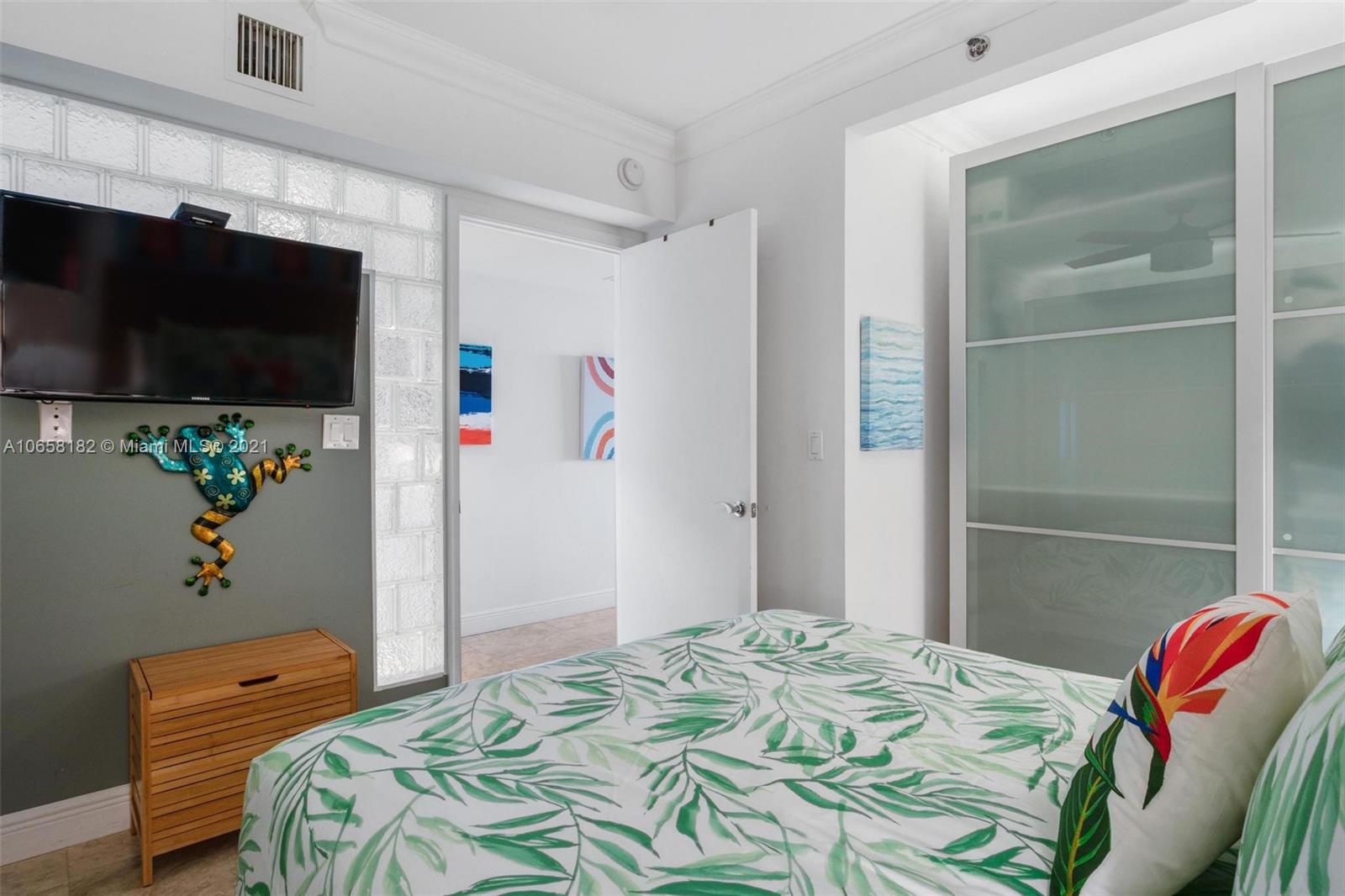 See details 5005 1 / 1 811 sq. ft. $ 2019-04-17 0 Photo
