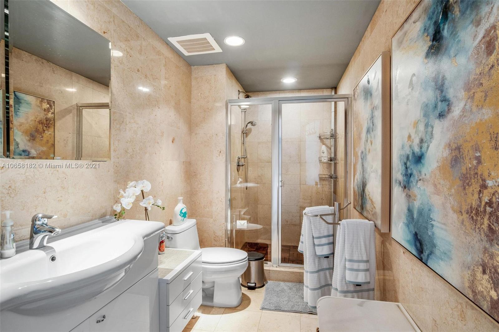 See details 5005 1 / 1 811 sq. ft. $ 2019-04-17 0 Photo