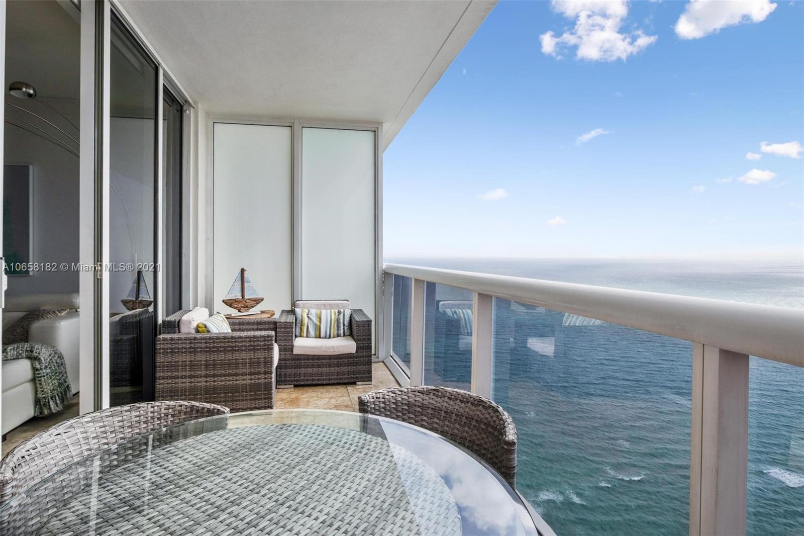 See details 5005 1 / 1 811 sq. ft. $ 2019-04-17 0 Photo