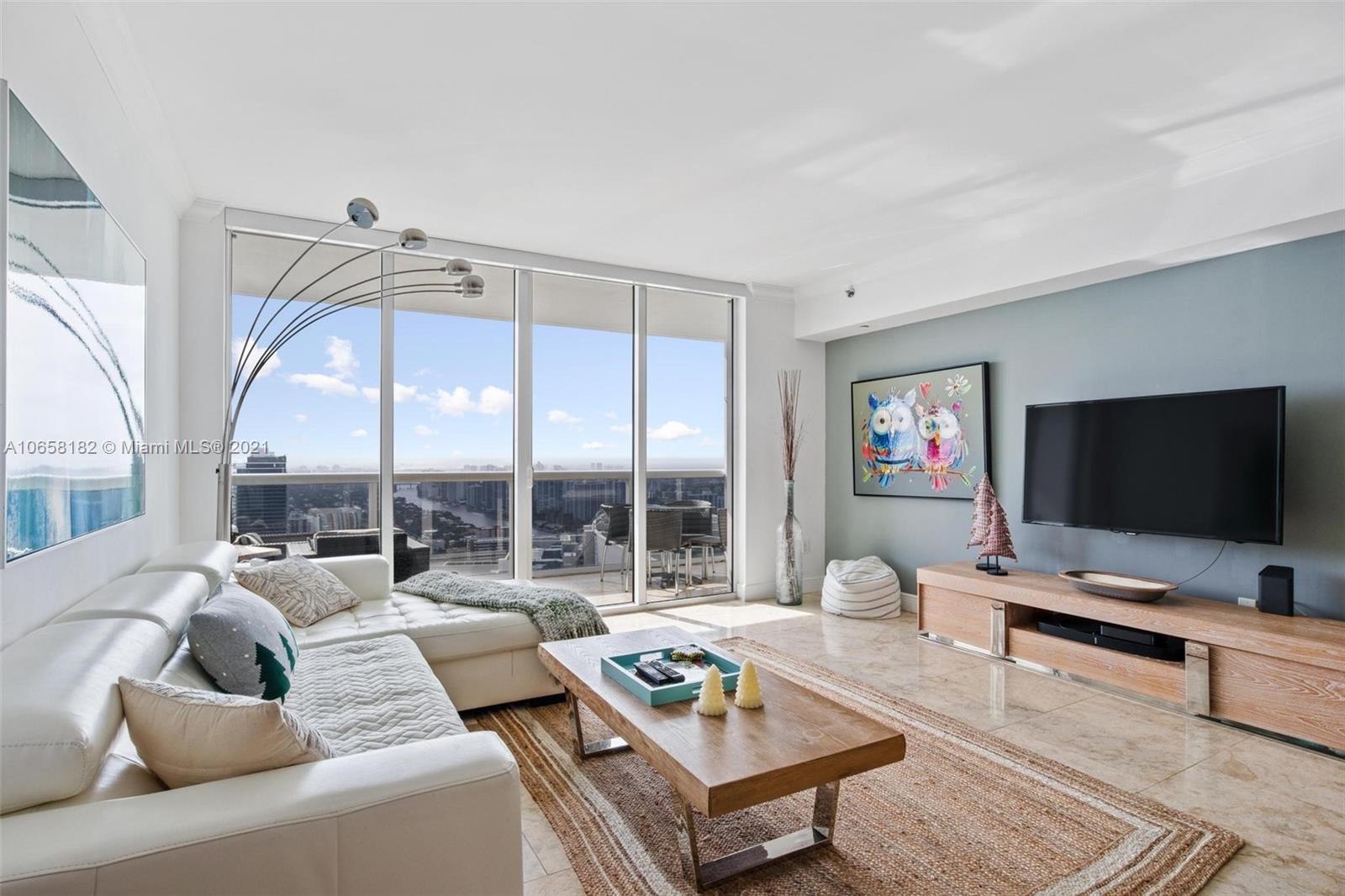See details 5005 1 / 1 811 sq. ft. $ 2019-04-17 0 Photo