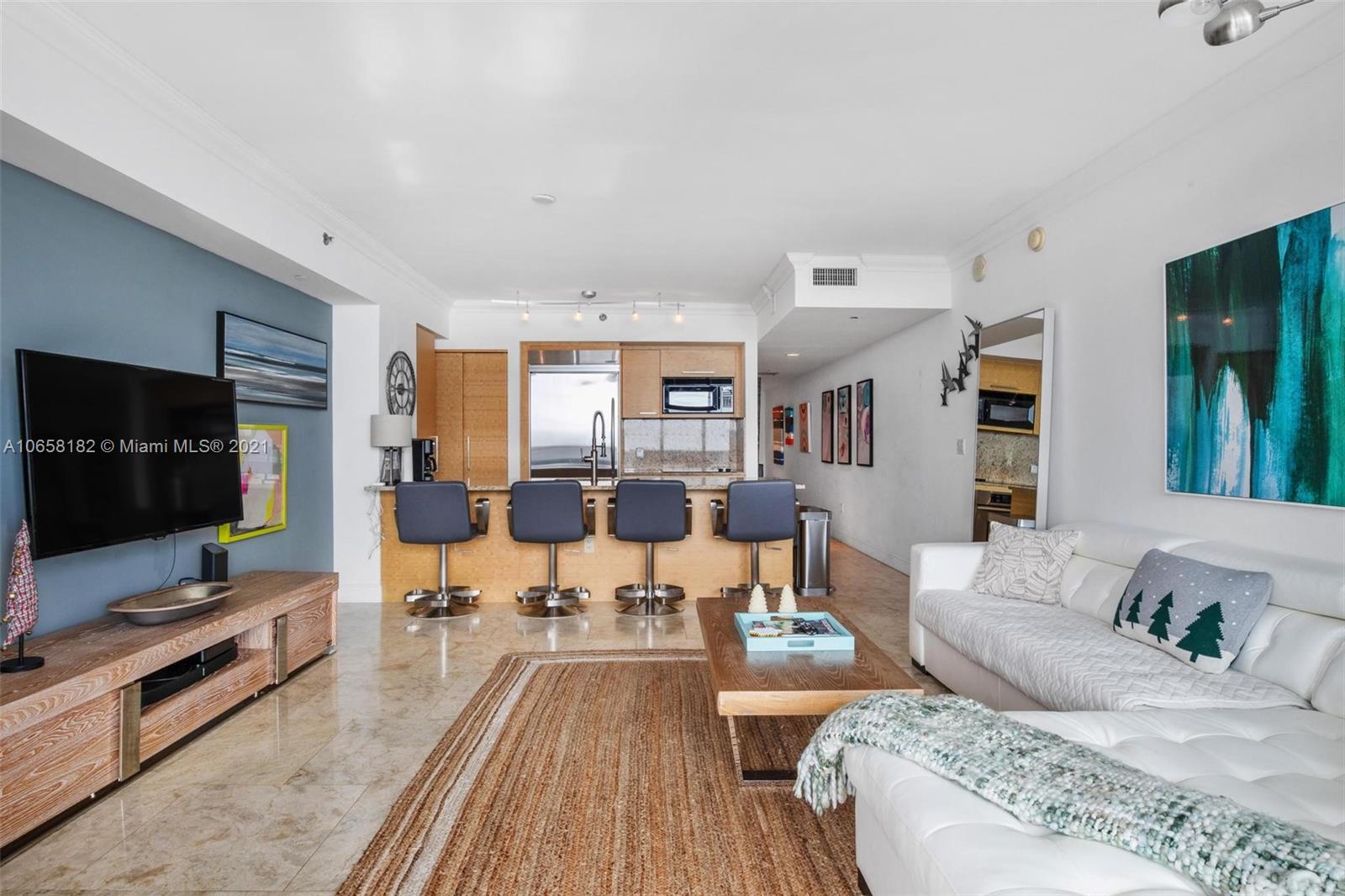 See details 5005 1 / 1 811 sq. ft. $ 2019-04-17 0 Photo