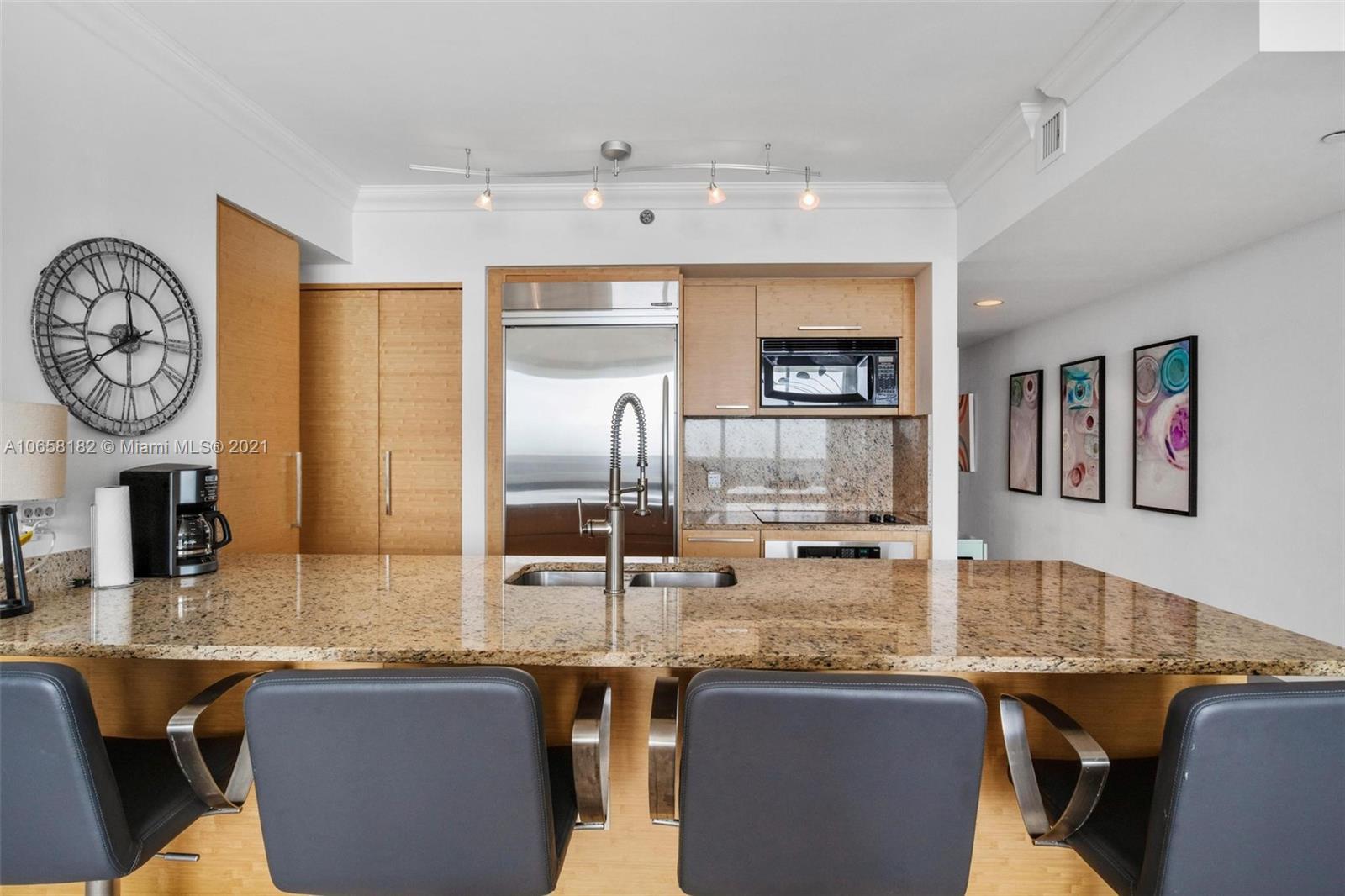 See details 5005 1 / 1 811 sq. ft. $ 2019-04-17 0 Photo