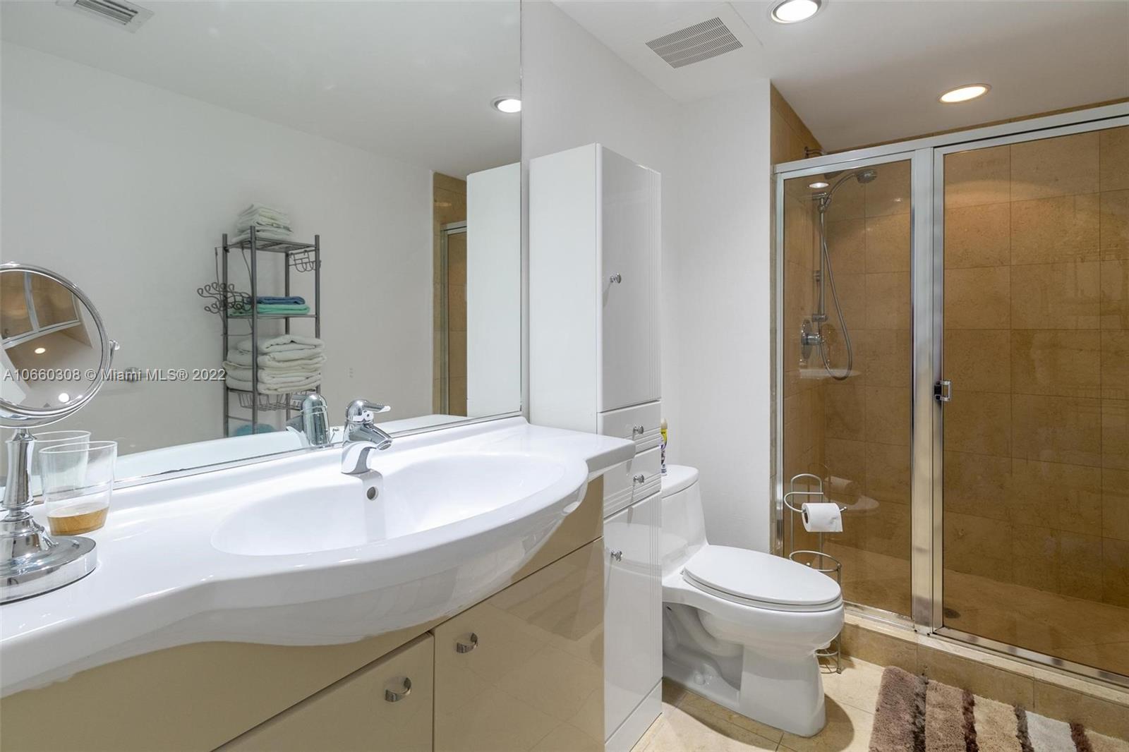 Ver detalles 4705 1 / 1 811 sq. ft. $ 2020-09-25 0 foto