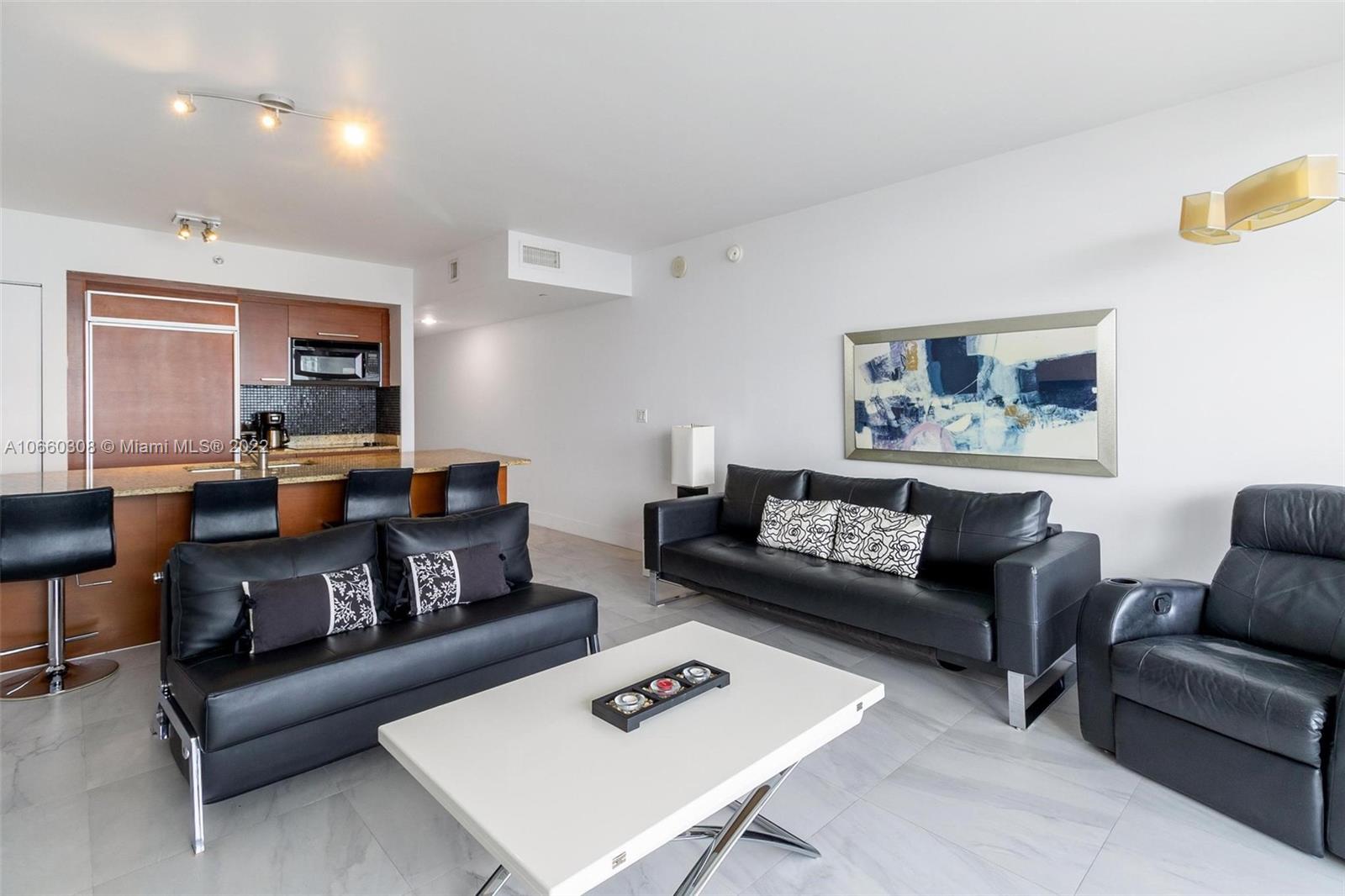 Ver detalles 4705 1 / 1 811 sq. ft. $ 2020-09-25 0 foto