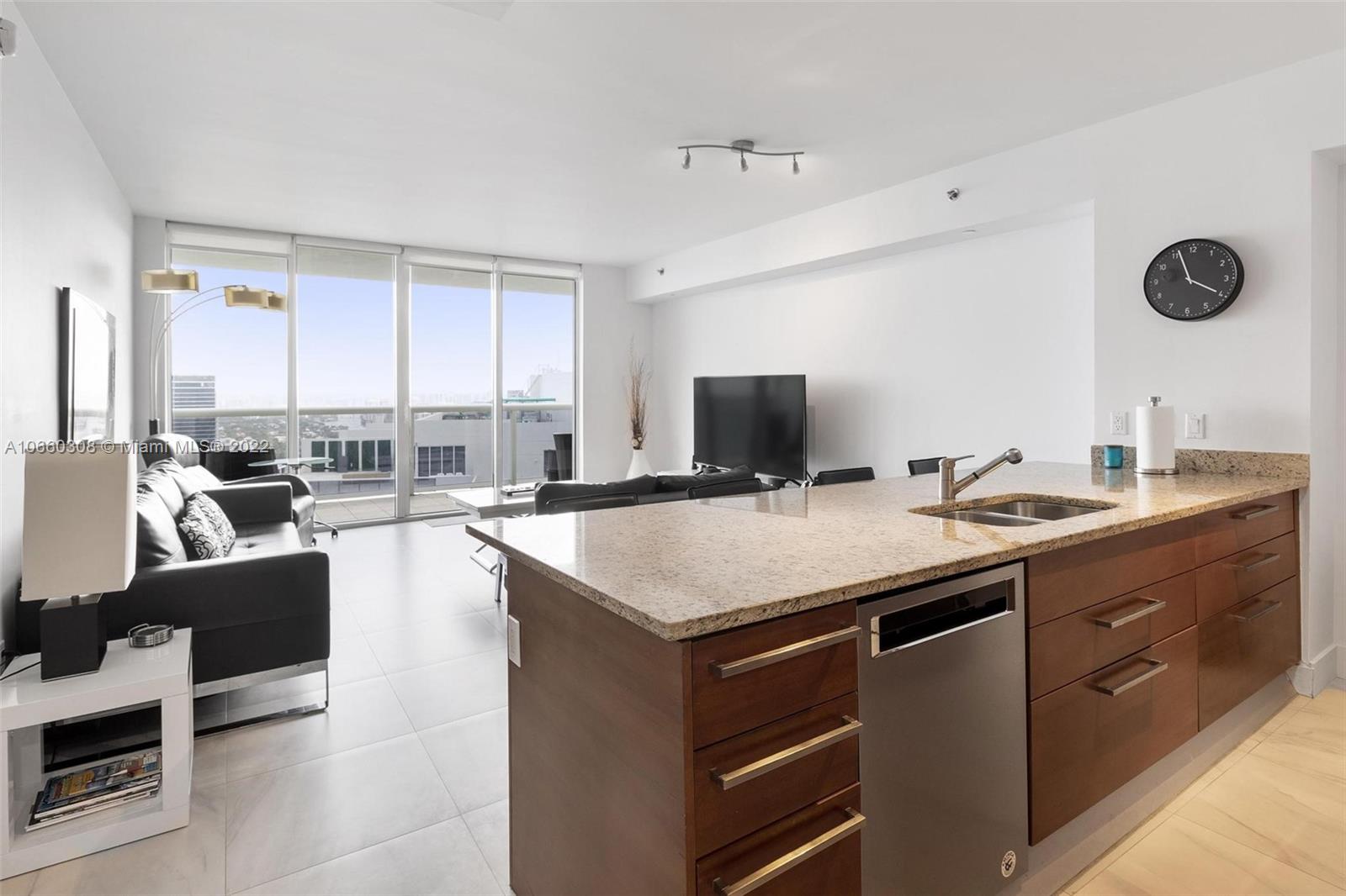 Ver detalles 4705 1 / 1 811 sq. ft. $ 2020-09-25 0 foto