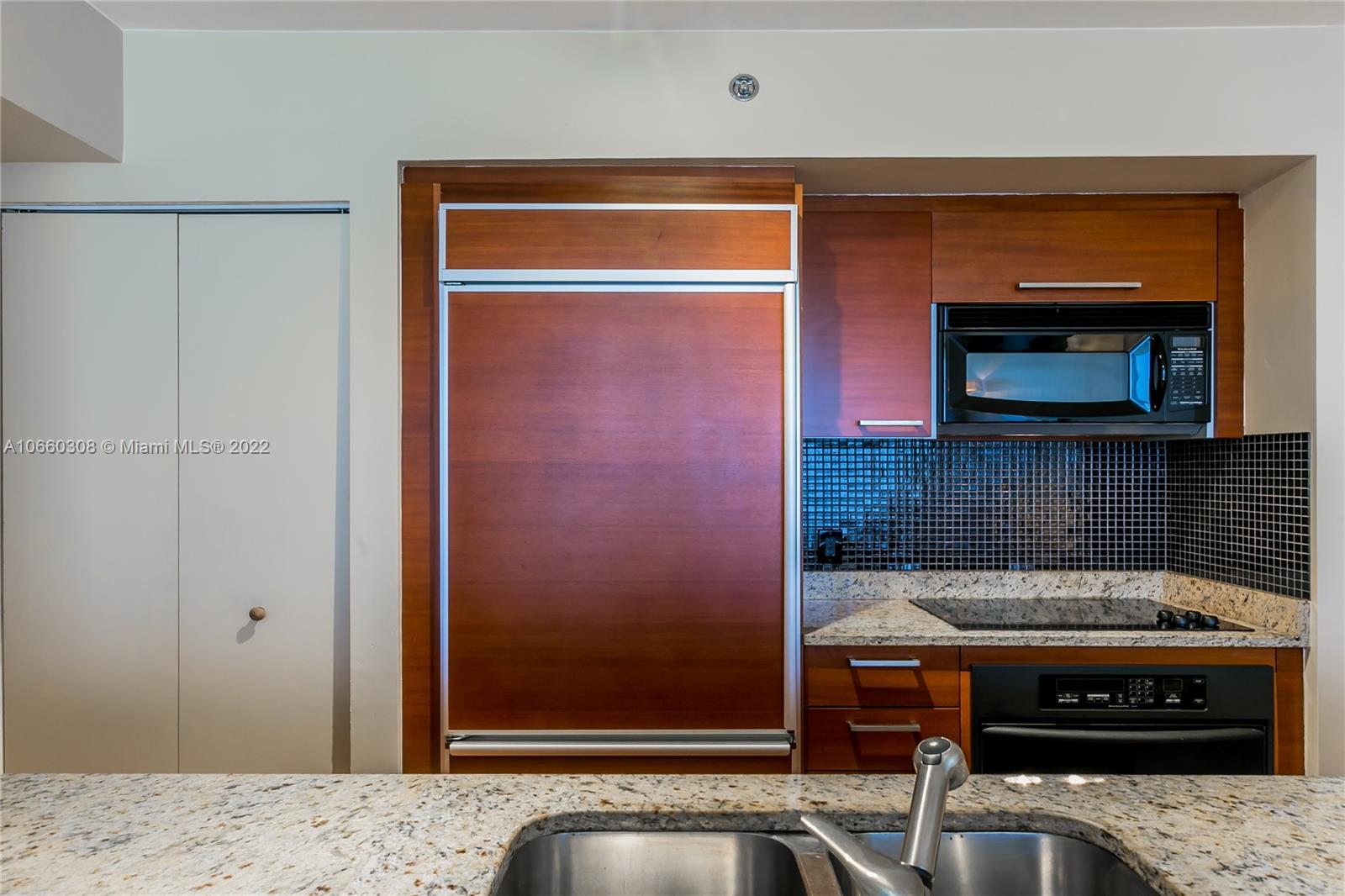 Ver detalles 4705 1 / 1 811 sq. ft. $ 2020-09-25 0 foto