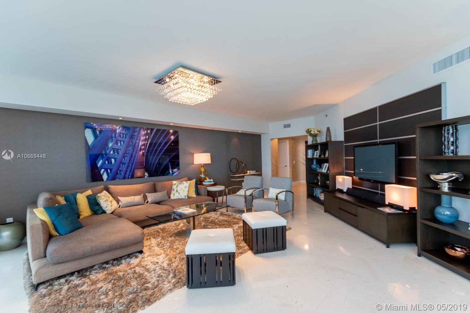 Photo of 2711 Ocean Dr #2405, Hollywood, Florida, 33019 - Living room