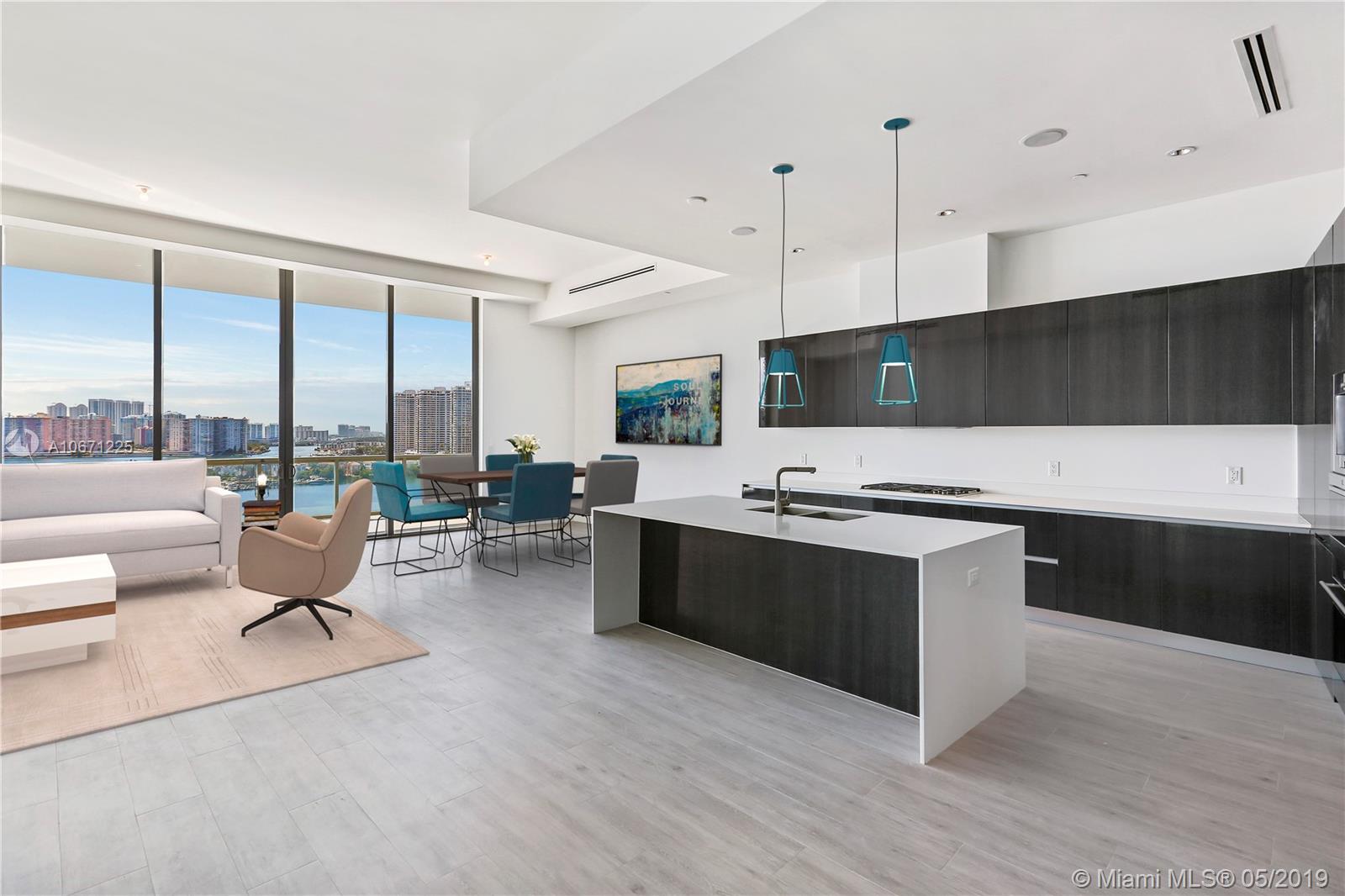 Huge living space with oversized balcony & BBQ (virtually staged)