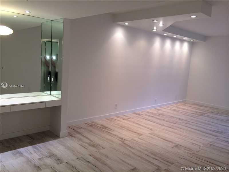 Photo of 19355 TURNBERRY WY #26L, Aventura, Florida, 33180 - Cafeteria/Kitchen