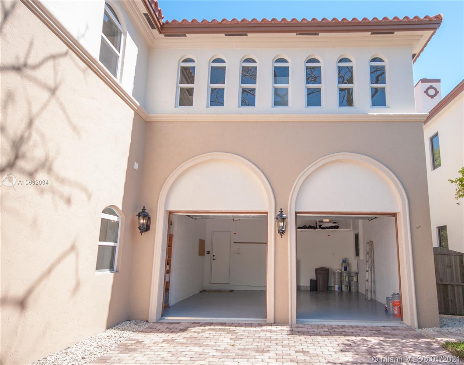 See details / 3515 sq. ft. $ 2021-02-19 0 Photo