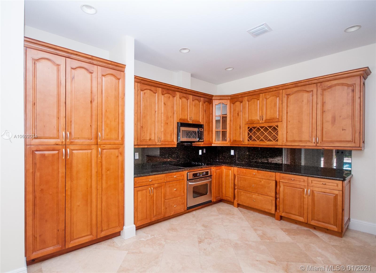 See details / 3515 sq. ft. $ 2021-02-19 0 Photo