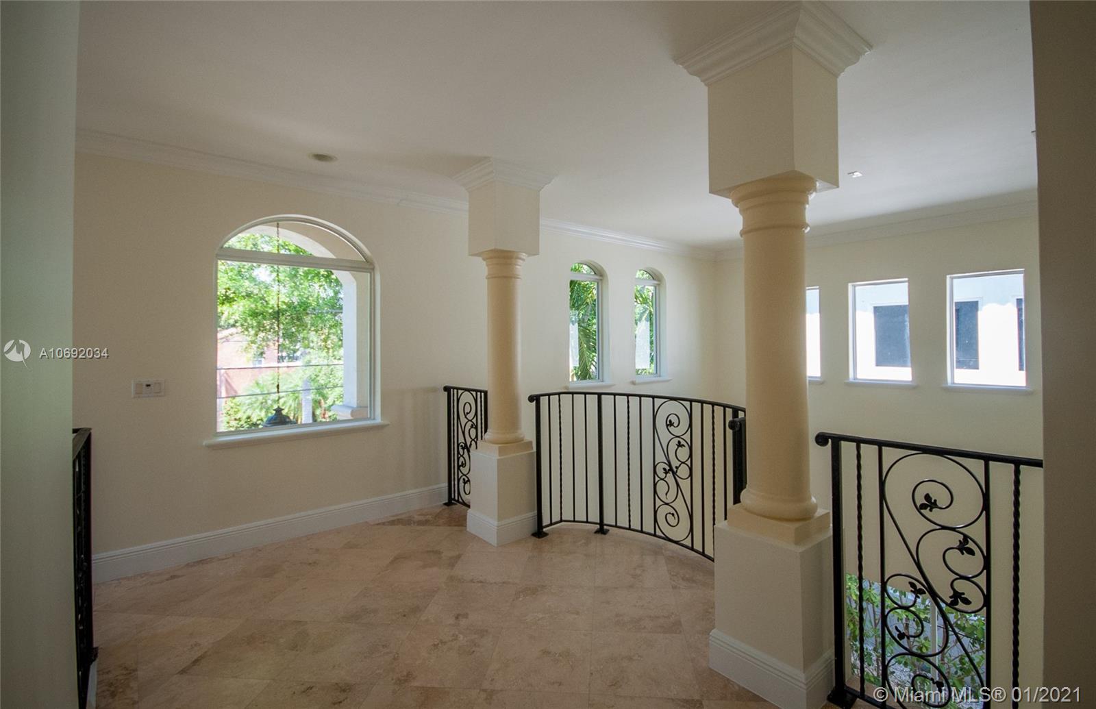 See details / 3515 sq. ft. $ 2021-02-19 0 Photo