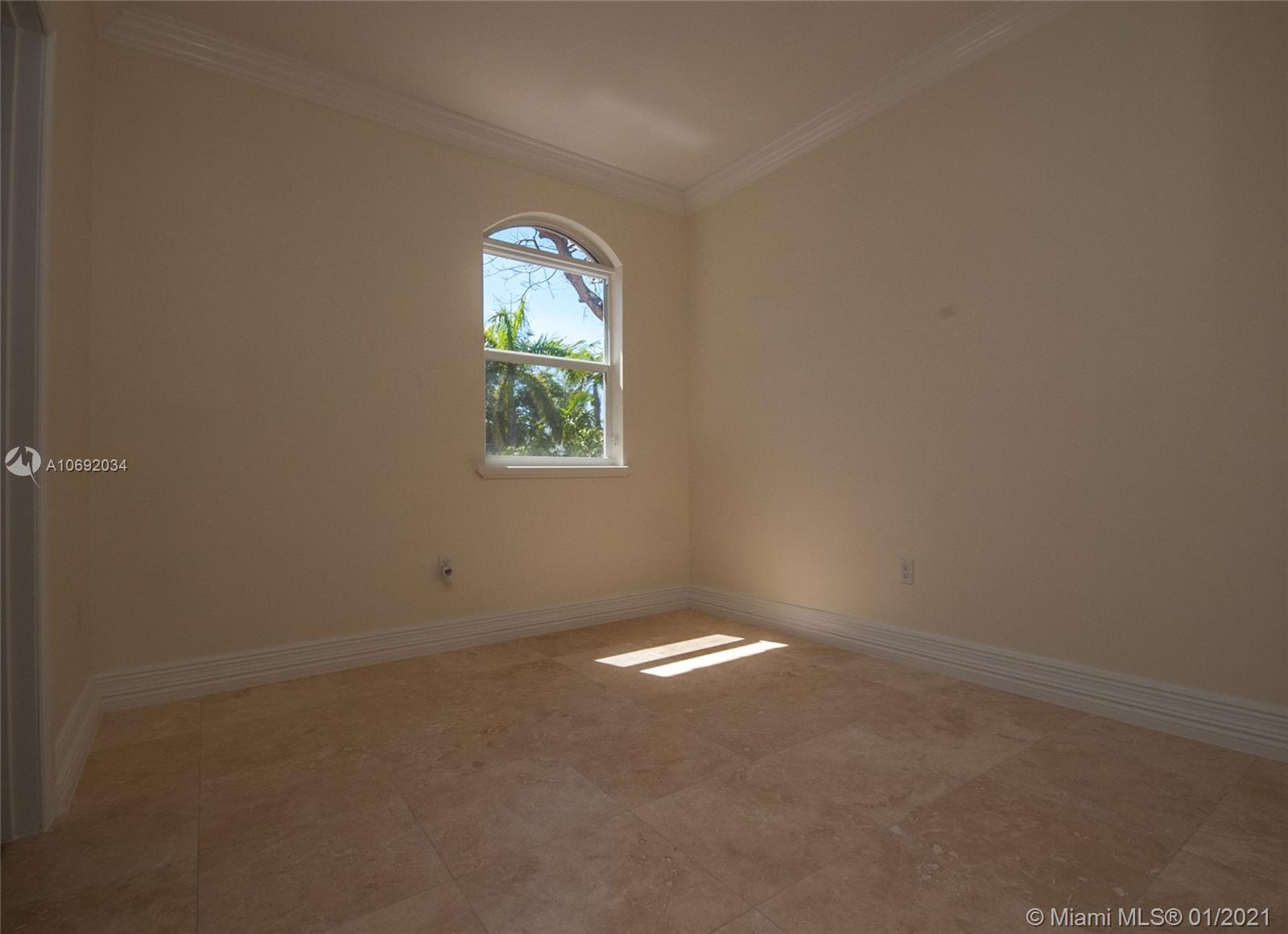 See details / 3515 sq. ft. $ 2021-02-19 0 Photo