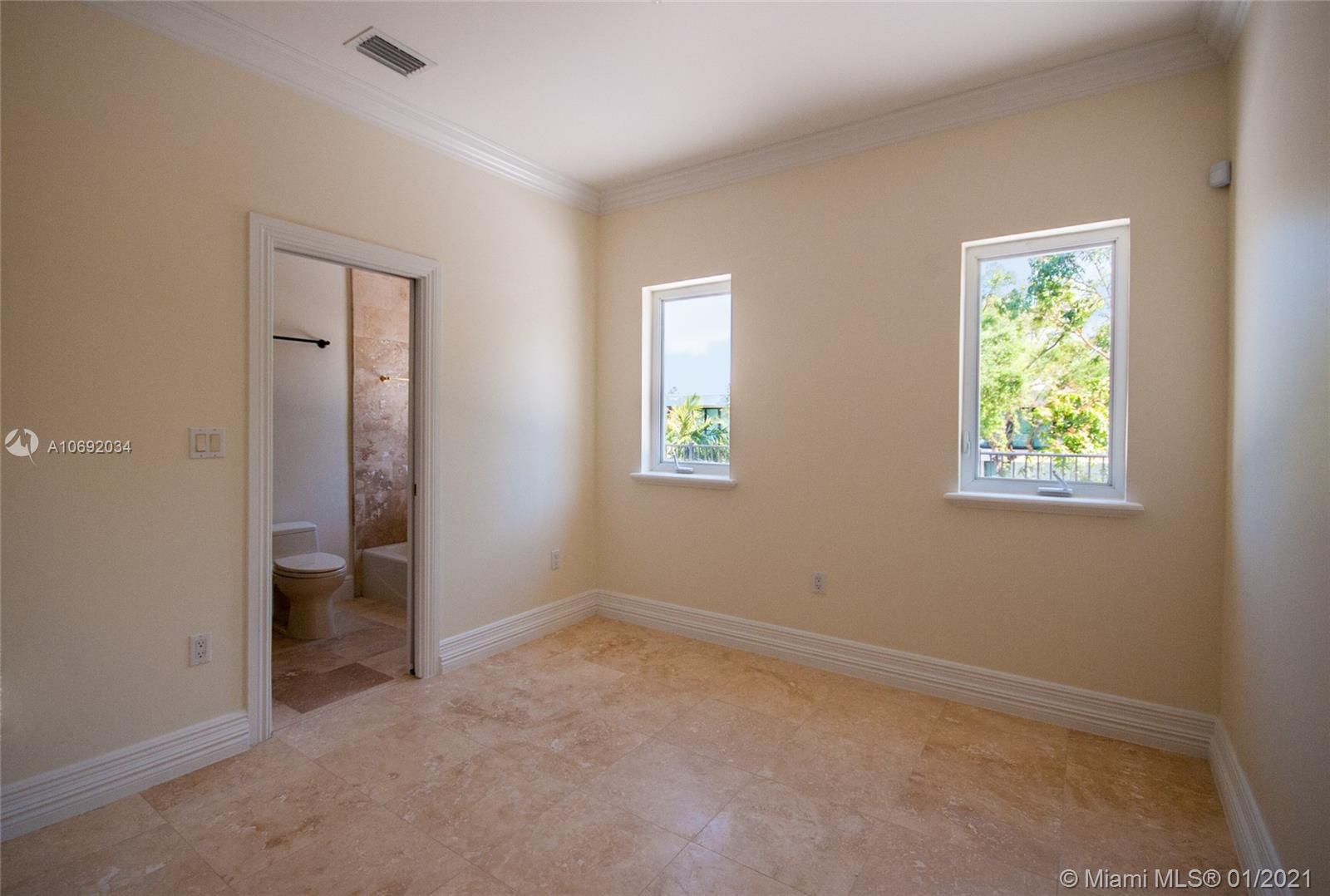 See details / 3515 sq. ft. $ 2021-02-19 0 Photo