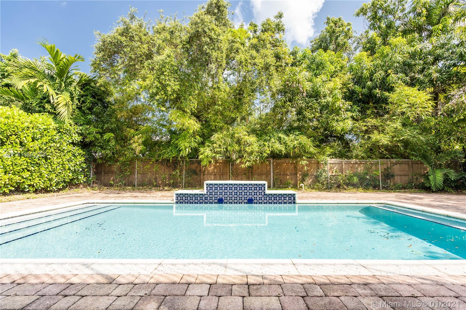 See details / 3515 sq. ft. $ 2021-02-19 0 Photo