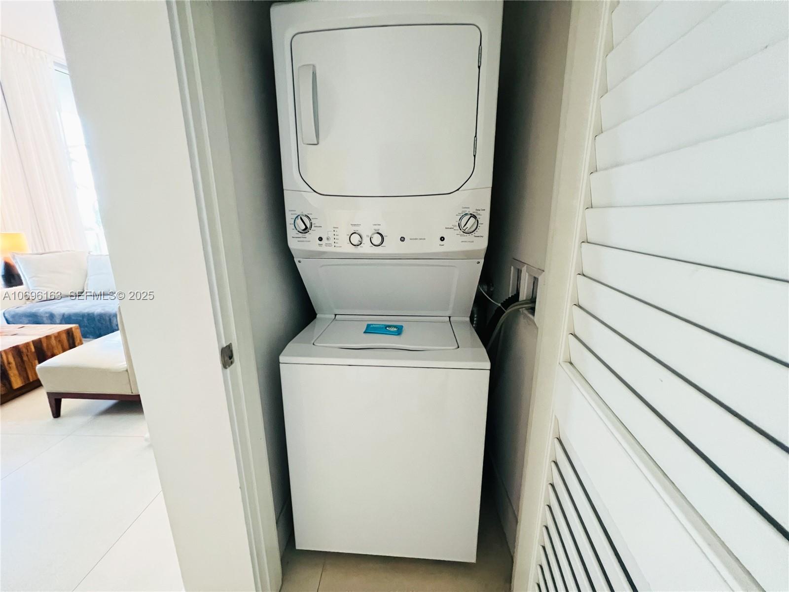 205 1 / 1  sq. ft. $ 2025-12-01 0 Photo