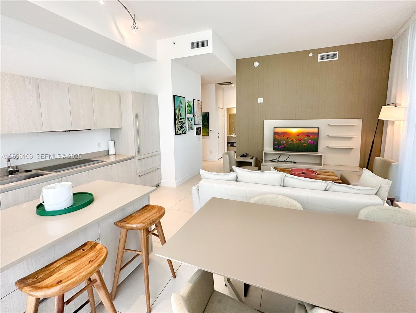 205 1 / 1  sq. ft. $ 2025-12-01 0 Photo