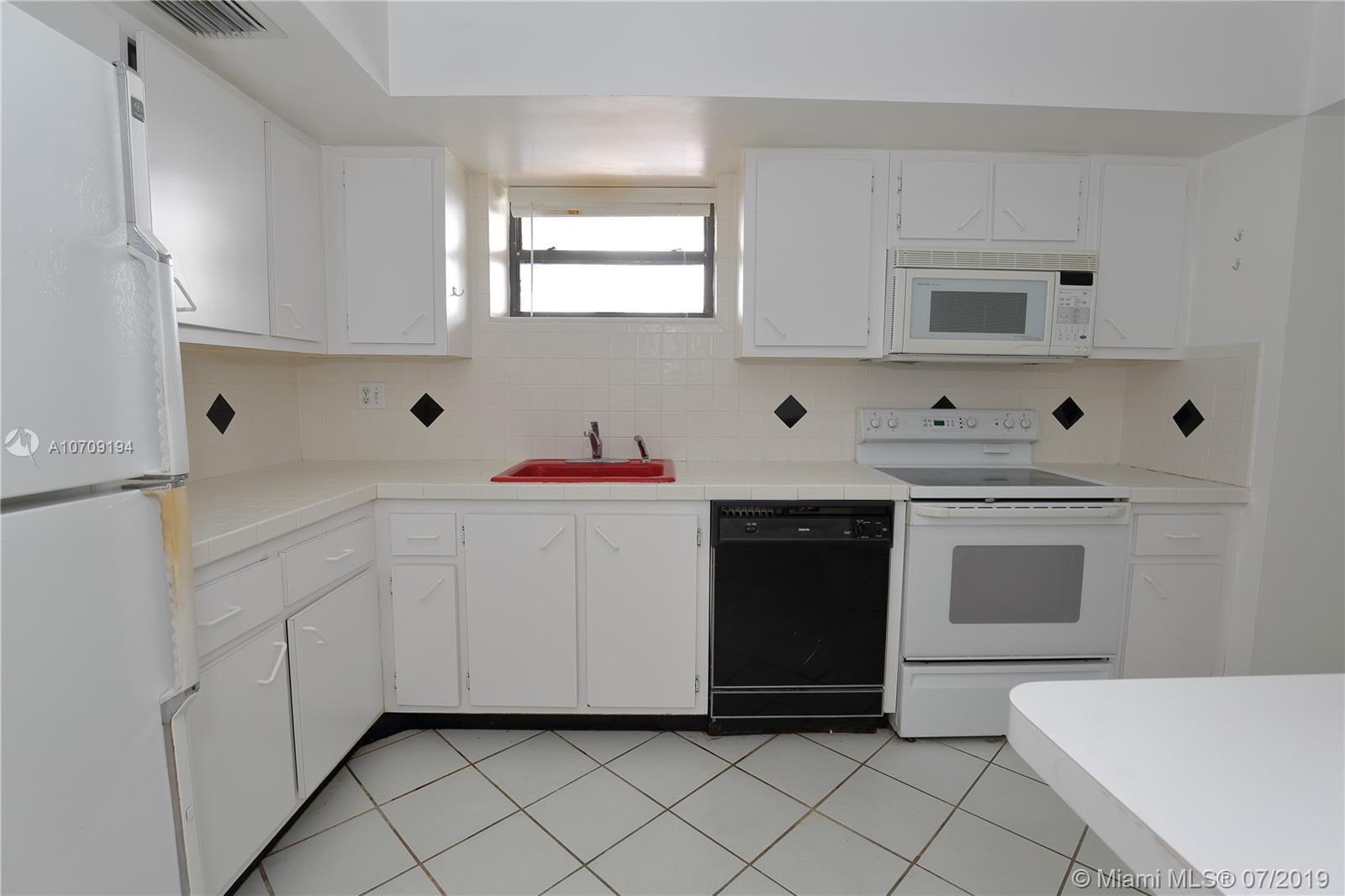Photo of 500 Three Islands Blvd #M17, Hallandale, Florida, 33009 -
