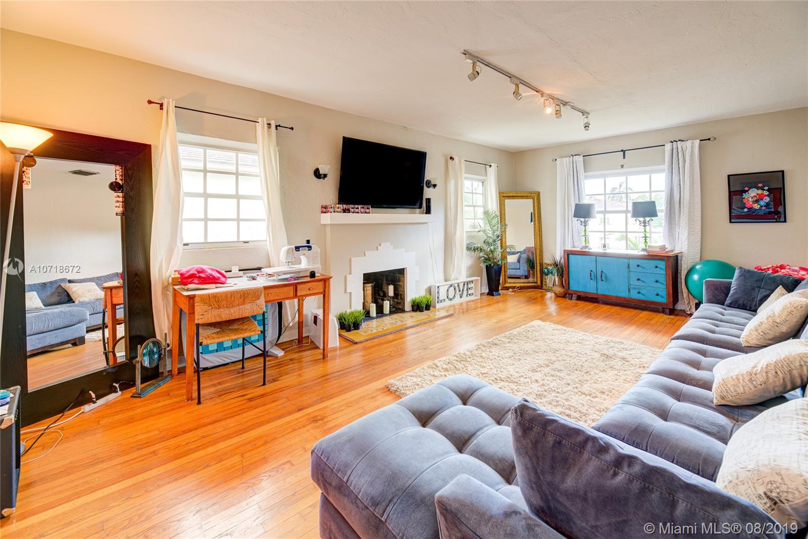 See details / 1901 sq. ft. $ 2019-08-05 0 Photo