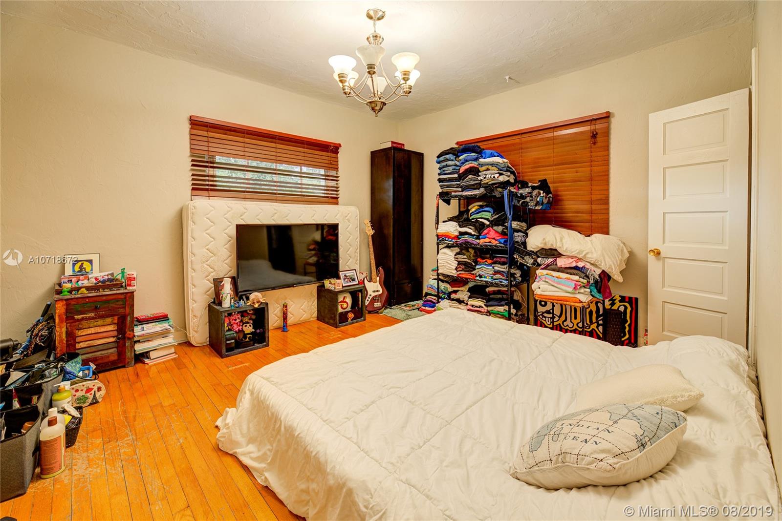 See details / 1901 sq. ft. $ 2019-08-05 0 Photo
